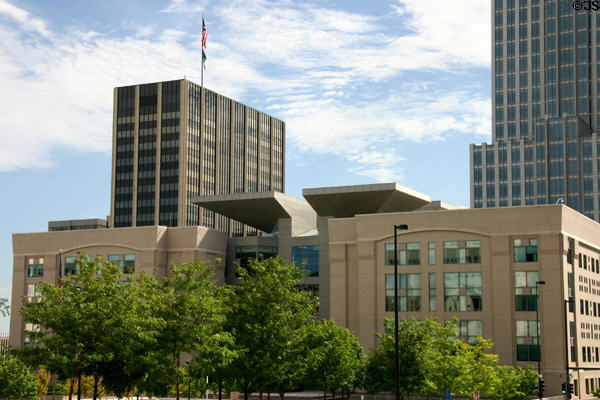Roman L. Hruska United States Courthouse (2000). Omaha, NE. Architect: Pei Cobb Freed + Dana Larson Roubal Architects.