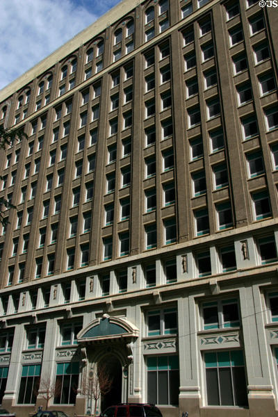 Union Pacific Headquarters (1924) (12 floors) (1416 Dodge St.). Omaha, NE.