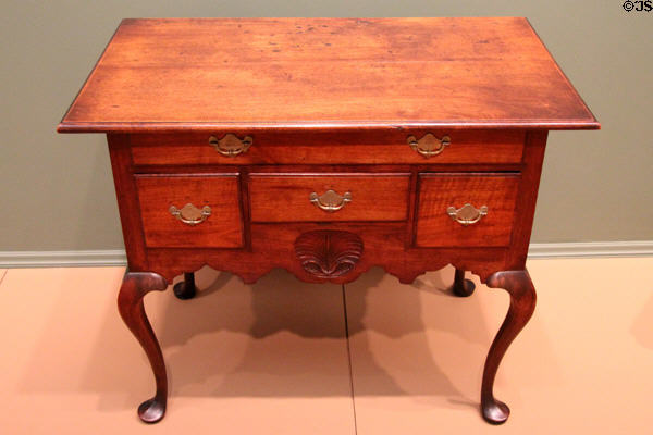 Dressing table (1740-60) prob. from Portsmouth, NH at Currier Museum of Art. Manchester, NH.