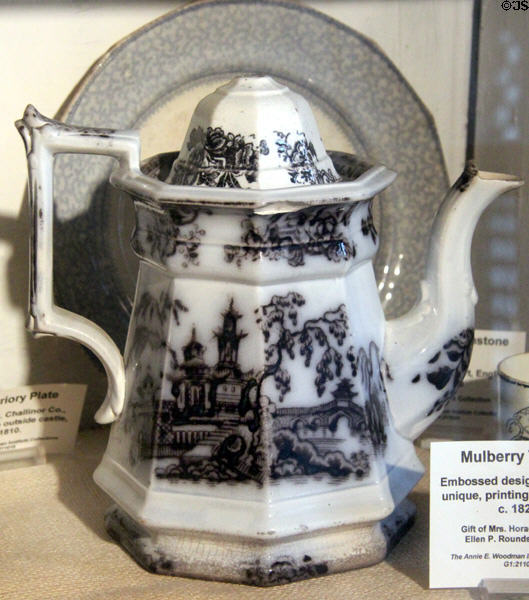 Davenport Mulberry teapot (c1825) at Woodman Museum. Dover, NH.