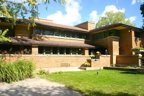 Darwin D. Martin House (1904) (Jewett Parkway at Summit Ave.). Buffalo, NY. Architect: Frank Lloyd Wright. On National Register.