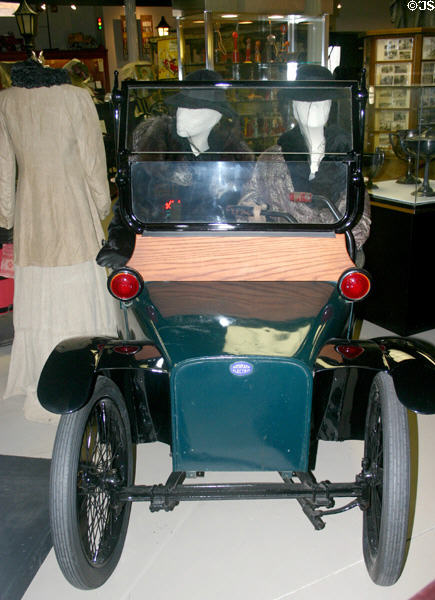Automatic Electric Car (1922) for two passengers in Pierce-Arrow Museum. Buffalo, NY.