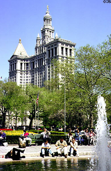 Municipal Building over City Hall Park. New York, NY.