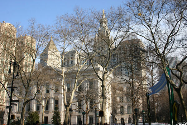 Buildings over New York County Courthouse including pyramid-roofed U.S. Courthouse (1936) by Cass Gilbert, Jr. New York, NY.