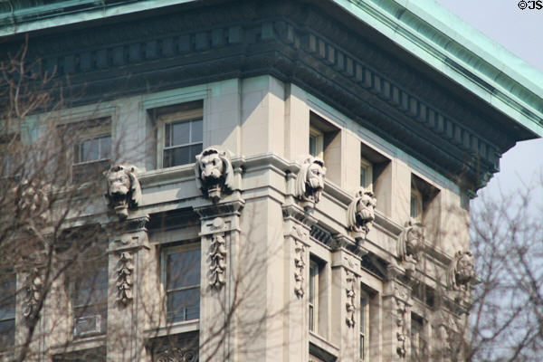 Lions along roofline of Bank of the Metropolis on Union Square. New York, NY.