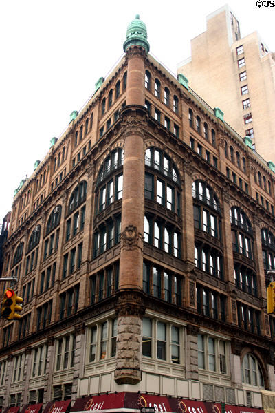 Round pillar corner of Roosevelt Building. New York, NY.