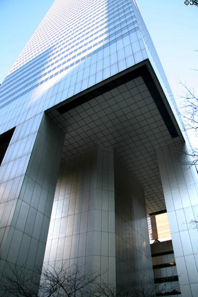 Citigroup Center (1977) (153 East 53rd St. at Lexington) (59 floors). New York, NY. Architect: Edward Larrabee Barnes Assoc. + The Stubbins Assoc., Inc. + Emery Roth & Sons.