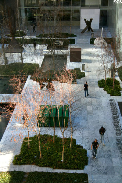 Overview of sculpture garden (1964) of Museum of Modern Art (MoMA). New York, NY. Architect: Philip Johnson.