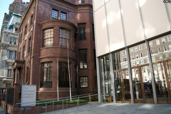 New white entrance hall facade (2006) of Pierpont Morgan Library. New York, NY. Architect: Renzo Piano.