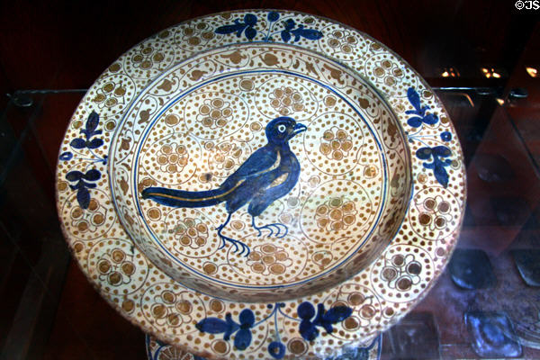 Spanish-Moorish luster plate with bird (early 15thC) at Hispanic Society of America Museum. New York, NY.