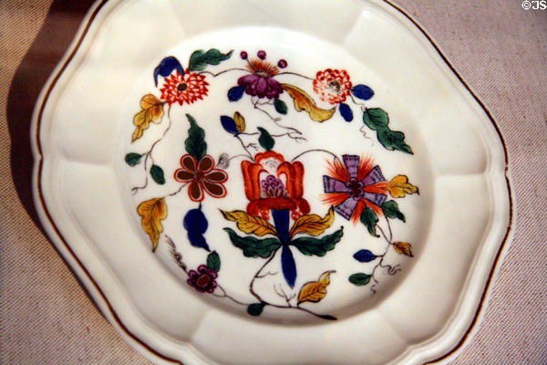 Capodimonte or Buen Retiro porcelain plate with flowers (late 18thC) from Spain at Hispanic Society of America Museum. New York, NY.