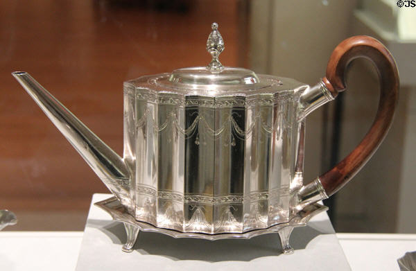 Silver neoclassical teapot (c1795) by Paul Revere Jr. of Boston at Metropolitan Museum of Art. New York, NY.