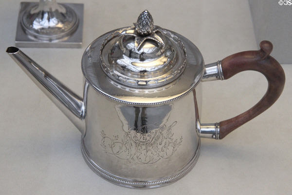 Silver teapot (1780-1800) by Abraham Dubois Sr. of Philadelphia at Metropolitan Museum of Art. New York, NY.