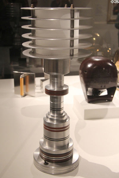 Table lamp of aluminum, Bakelite & glass (c1935) by Pattyn Product Co. of Detroit, MI at Metropolitan Museum of Art. New York, NY.