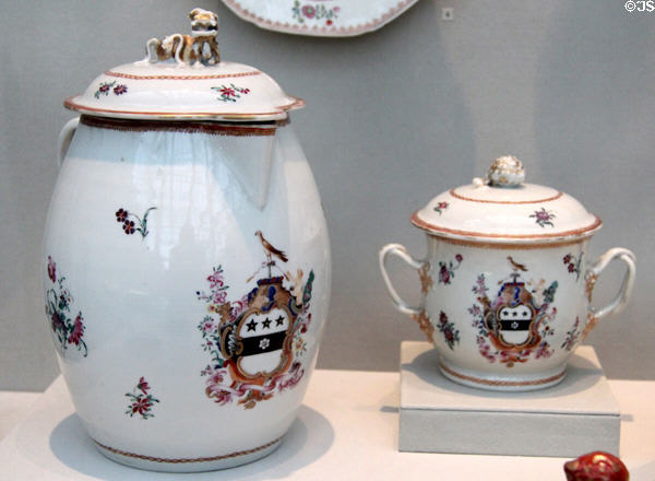 Porcelain dinner service pieces (c1784-90) from China at Metropolitan Museum of Art. New York, NY.