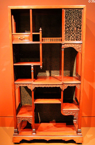 Étagère with influence of India (c1885) by Lockwood de Forest for Ahmedabad Wood Carving Co. of New York City at Metropolitan Museum of Art. New York, NY.