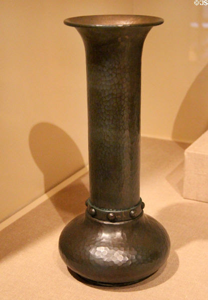 Roycroft copper vase (1912-3) attrib. Victor Roothaker at Metropolitan Museum of Art. New York, NY.