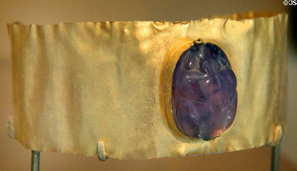 Egyptian gold bracelet with amethyst scarab (c1938-1630 BCE / Dynasty 12-13) probably from Byblos at Brooklyn Museum. Brooklyn, NY.