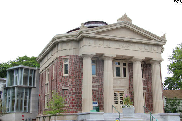 John Jermain Memorial Library (c1910) & modern extension at Union & Main St. Sag Harbor, NY. Style: Classical Revival.