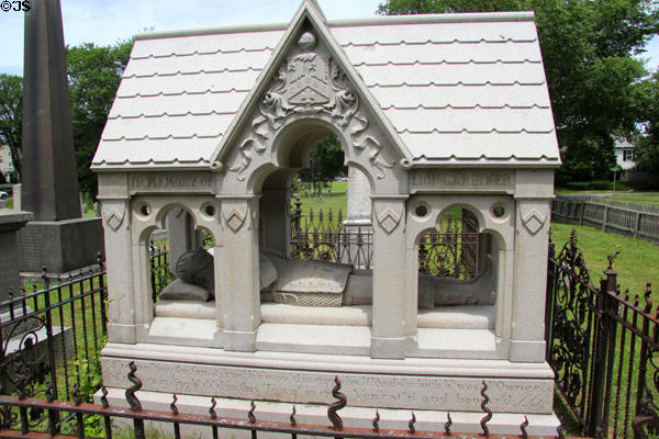 Tomb (1886) in memory of Lion Gardiner (1599-1663) founder of the first English settlement in what became the State of New York. East Hampton, NY. Architect: James Renwick Jr..