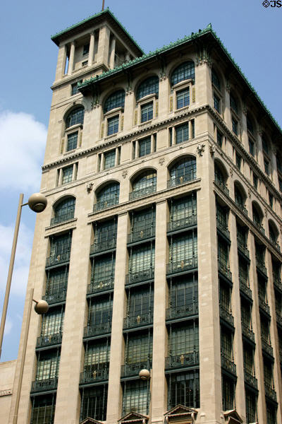 Gwynne Building (1913) (6th & Main Sts). Cincinnati, OH. Style: Beaux arts. Architect: Ernest Flagg. On National Register.