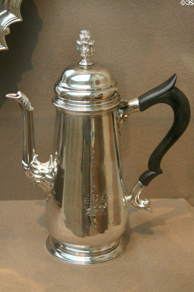 American silver Rococo coffee pot (c1760) by Thomas Hammersly at Toledo Museum of Art. Toledo, OH.