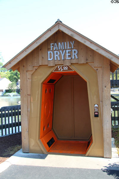 Family Dryer for use after water splash rides at Cedar Point. Sandusky, OH.