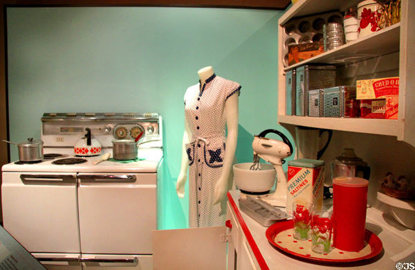 Display of mid-20thC kitchen at McKinley Presidential Library & Museum. Canton, OH.