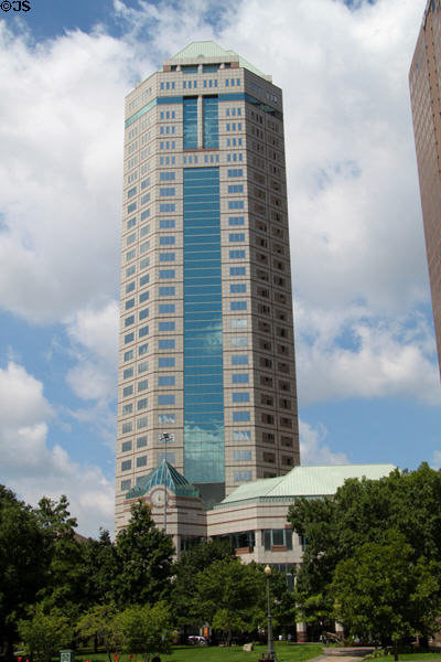 Vern Riffe State Office Tower (1988) (77 South High St.) (32 floors). Columbus, OH. Architect: NBBJ.