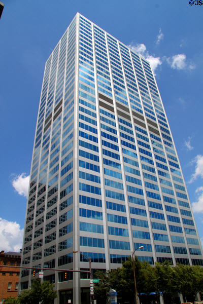 Borden Building (1974) (180 E. Broad St.) (34 floors). Columbus, OH. Architect: Harrison & Abramovitz.