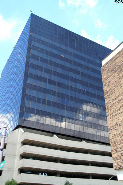 Town Center (1971) (140 E. Town St.) (17 floors). Columbus, OH. Architect: Hellmuth, Obata & Kassabaum.