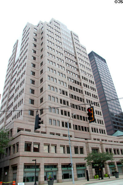 Fifth Third Center (1989) (110 N. Main St.) (20 floors). Dayton, OH. Architect: Edward Durell Stone & Assoc..