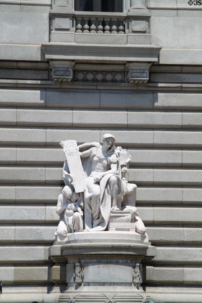 Jurisprudence statue (1911) by Daniel Chester French on Old Federal Building. Cleveland, OH.