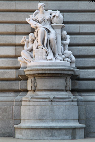 Commerce statue (1911) by Daniel Chester French on Old Federal Building. Cleveland, OH.