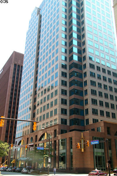 Fifth Third Center (1991) (27 floors) (600 Superior Ave.). Cleveland, OH. Architect: RTKL Associates Inc..