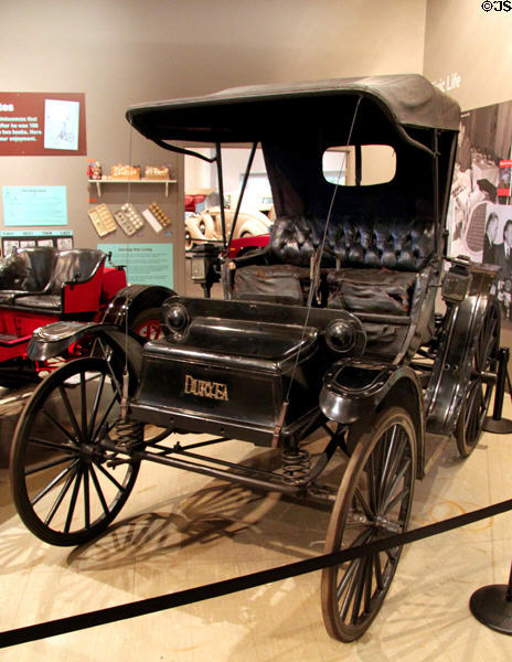 Duryea Electra Phaeton (1910) from Saginaw, MI at Crawford Auto Aviation Museum of Cleveland History Center. Cleveland, OH.