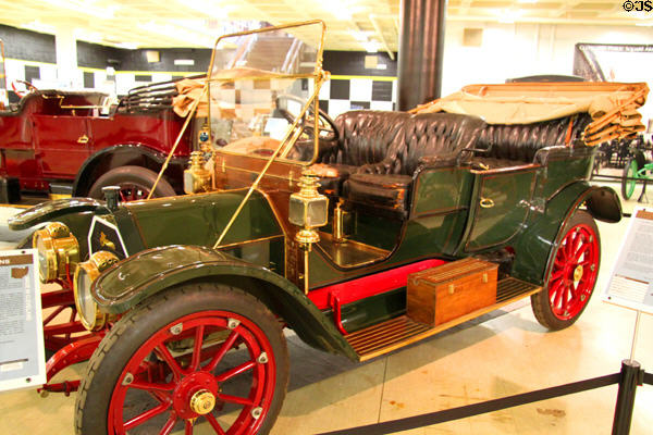 Stearns Model 15-30 Touring (1910) from Cleveland, OH at Crawford Auto Aviation Museum of Cleveland History Center. Cleveland, OH.