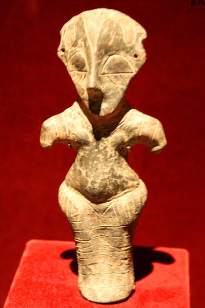 Vinca Culture Neolithic terracotta idol (4500-3500 BCE) (from modern Serbia) at Cleveland Museum of Art. Cleveland, OH.
