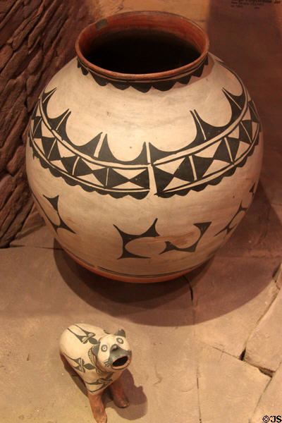 Cochiti polychrome jar (c1890) & Laguna effigy dog (c1895) from New Mexico at Cleveland Museum of Natural History. Cleveland, OH.