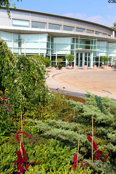 Entrance building (2003) of Cleveland Botanical Garden. Cleveland, OH. Architect: Graham Gund Architects.