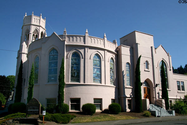 Atkinson Memorial Congregational Church (1925) (710 6th St.). Oregon City, OR. Style: Gothic Revival. Architect: Willard F. Tobey. On National Register.