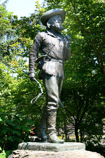 Pioneer statue (1918) by Alexander Phimister Proctor on University of Oregon campus. Eugene, OR.