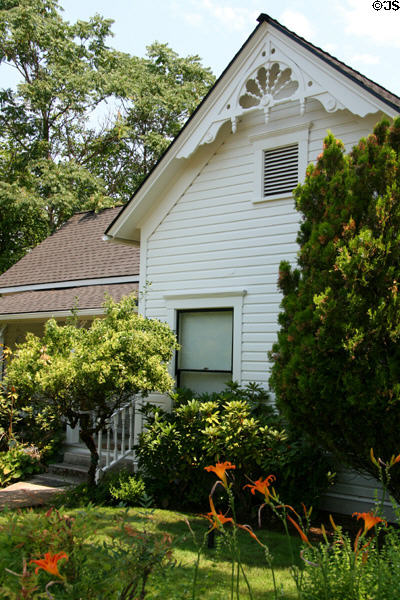 Broad House (c1880) (Applegate & Elm St.). Jacksonville, OR.