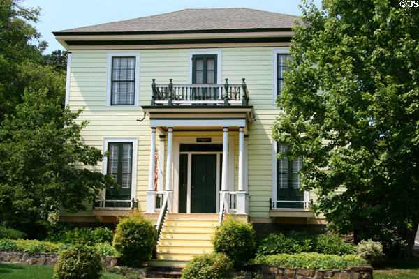 Herman Helms House (1878) (320 S Oregon St.). Jacksonville, OR.