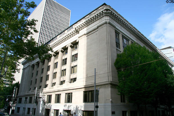 Multnomah County Courthouse (1909/13) ( 1021 SW 4th Ave.). Portland, OR. Style: Baroque Revival. Architect: Whidden & Lewis. On National Register.