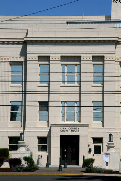 Linn County Court House constructed as WPA project. Albany, OR.