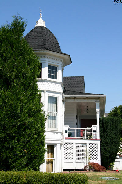 Charles Pfeiffer House (1900) ( 532 Ferry St. SW). Albany, OR. Style: Queen Anne.