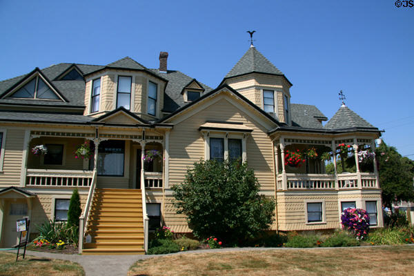Samuel S. Train House (1886) (704 Ellsworth St. SW). Albany, OR. Style: Queen Anne.