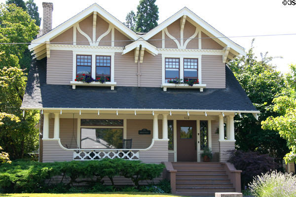 Ballack House (1913) (532 7th Ave.). Albany, OR. Style: Craftsman Bungalow.