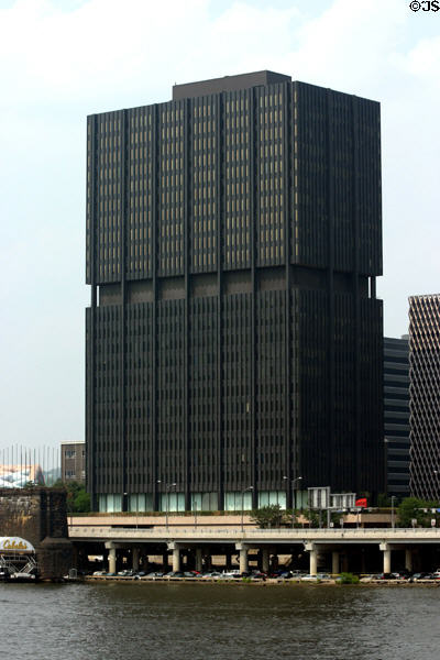 Westinghouse Tower (1970) (11 Stanwix St.) (23 floors). Pittsburgh, PA. Architect: Harrison & Abramovitz.